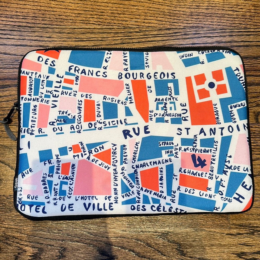 Society 6 - 15” Laptop Sleeve - Paris map